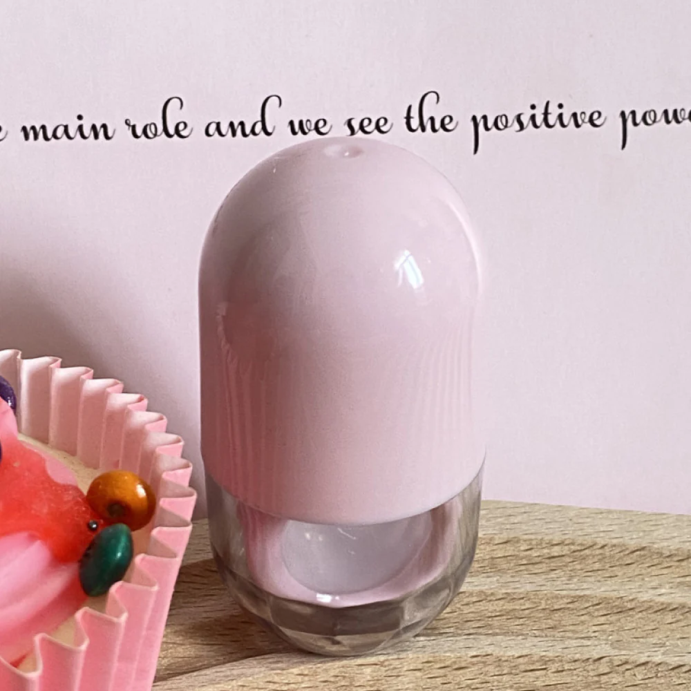 Cute Capsule Lens Case - Image 8